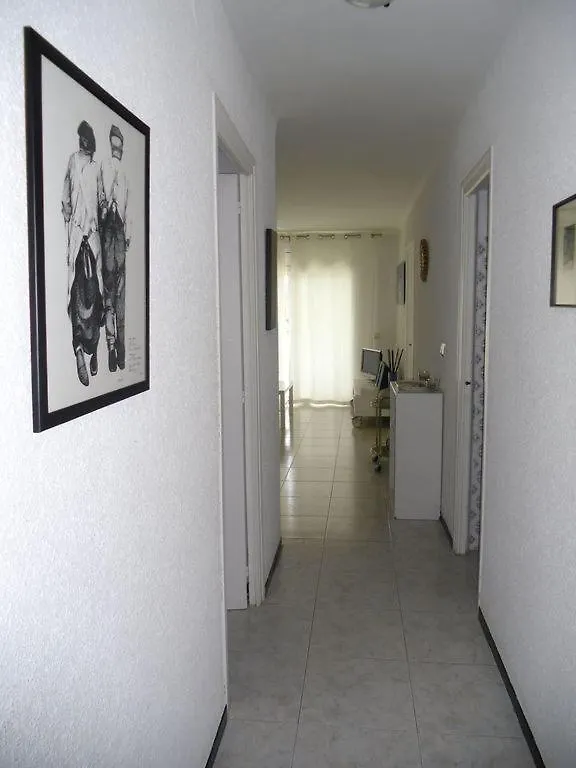 Bonito Apartamento En Roses Zona Familiar